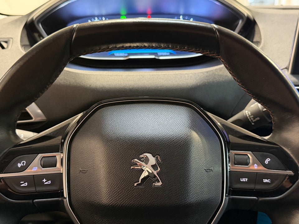 Peugeot 3008 1,2 e-THP 130 Active 5d