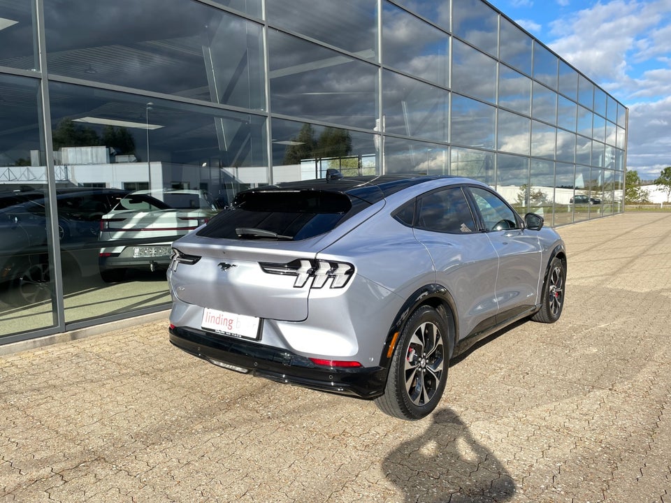 Ford Mustang Mach-E Premium Standard Range AWD 5d