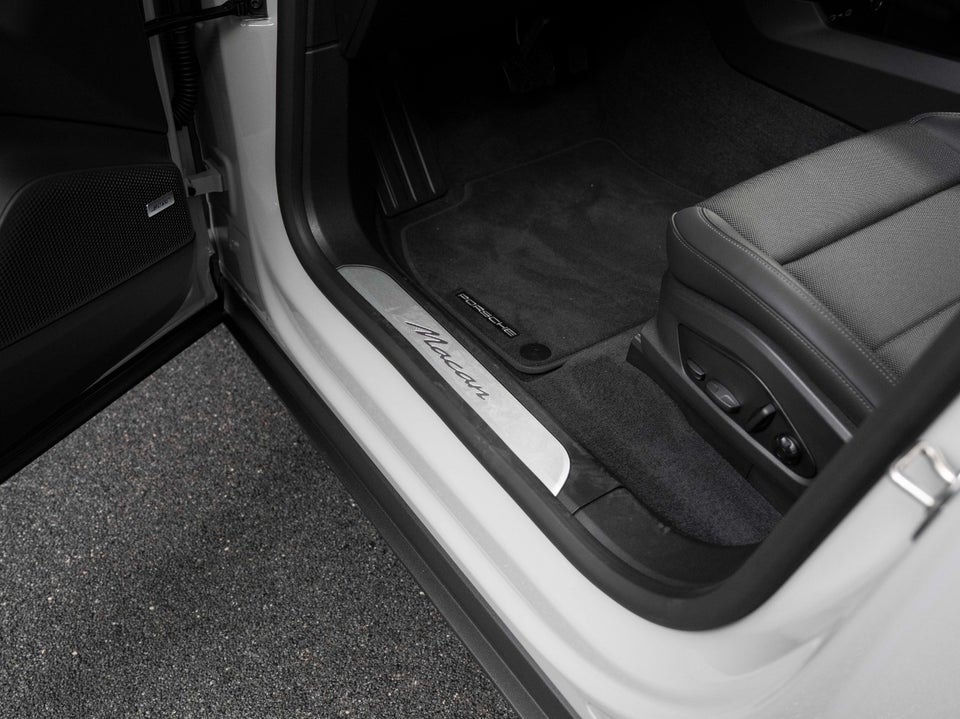 Porsche Macan 5d