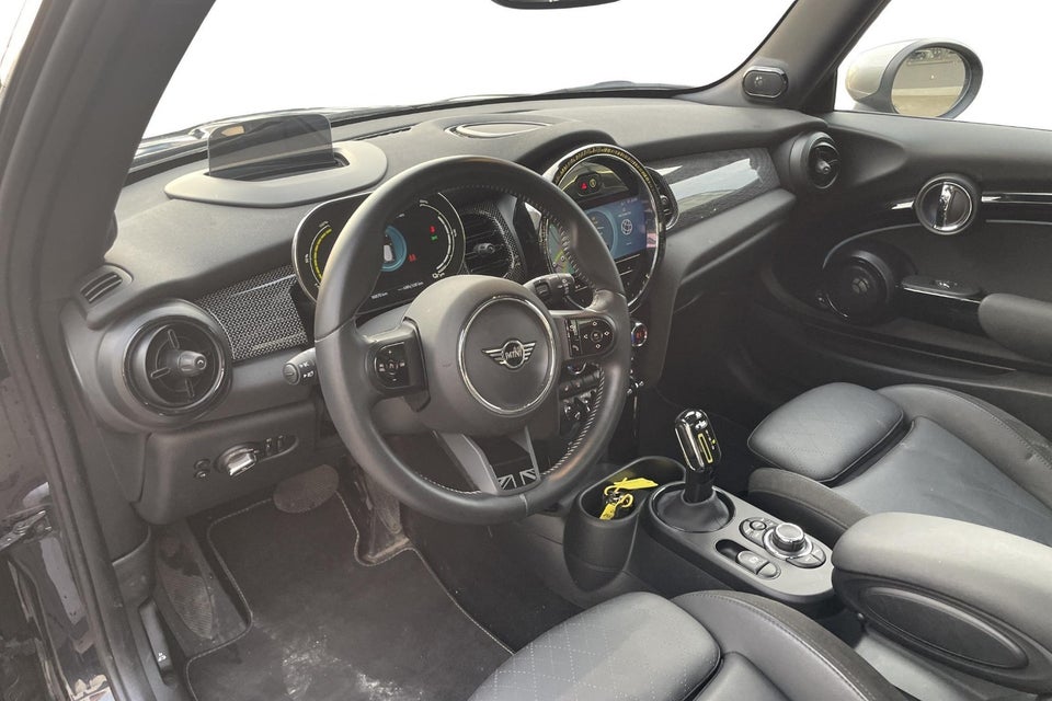MINI Cooper SE Maximise 3d