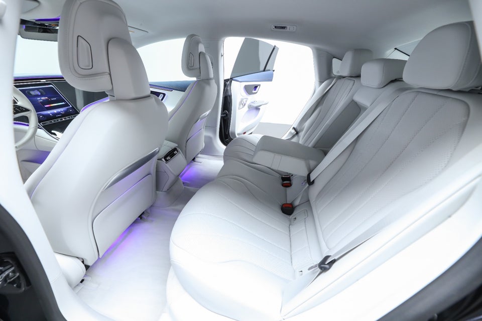 Mercedes EQE350 AMG Line 4d