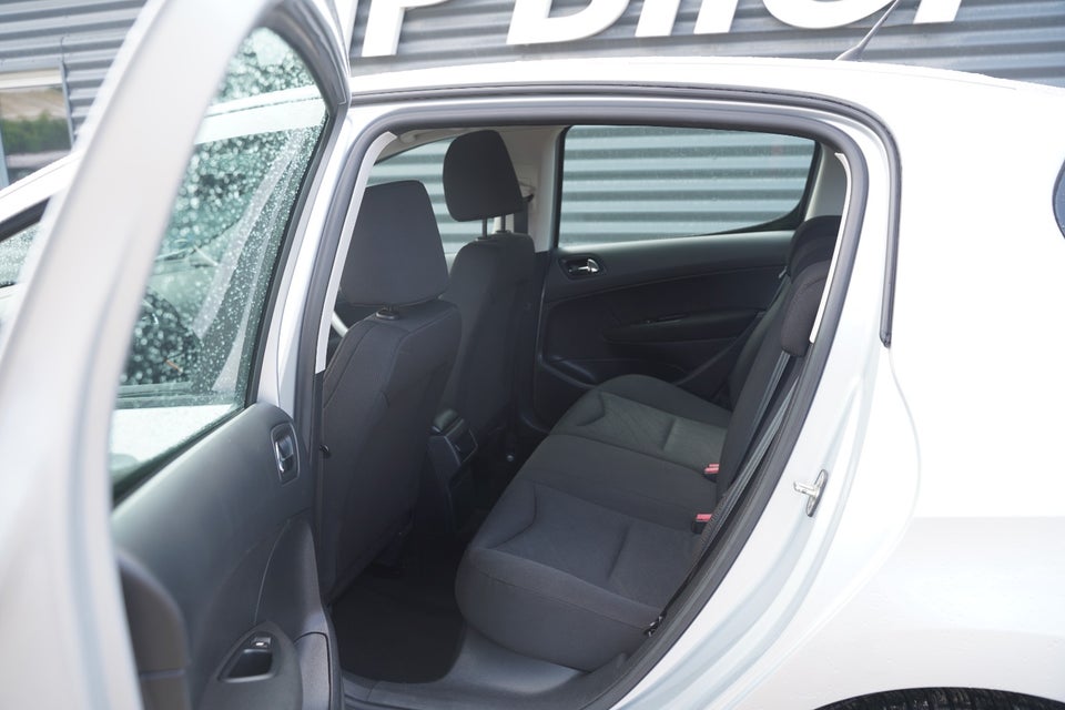 Peugeot 308 1,6 VTi 120 Access 5d