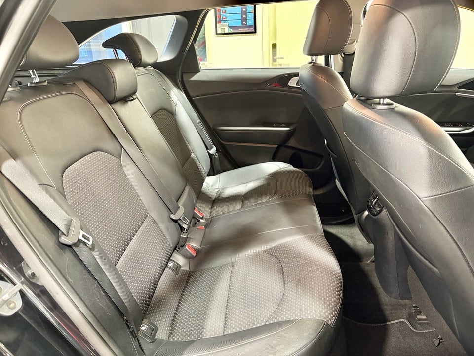 Kia Ceed 1,6 PHEV Upgrade SW DCT 5d