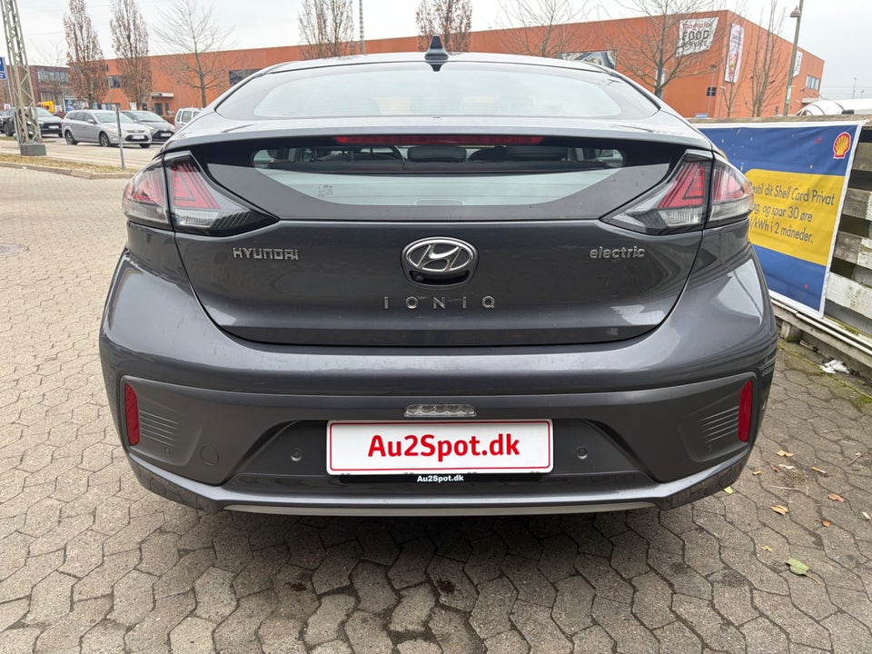 Hyundai Ioniq 40 EV Premium 5d