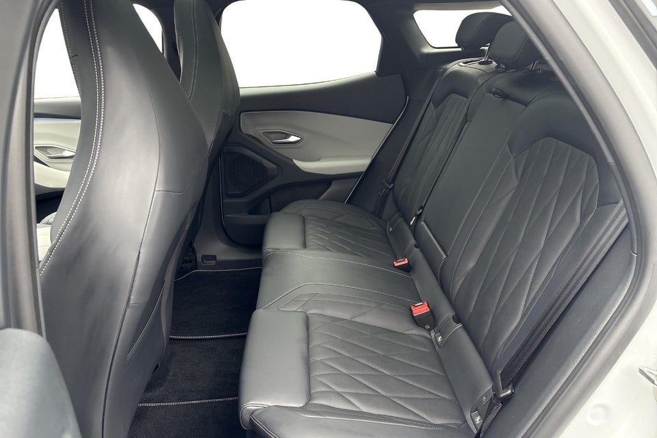 Ford Explorer 77 Premium Extended Range 5d