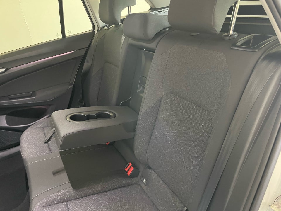 VW Golf VIII 1,5 eTSi 130 Life Variant DSG 5d