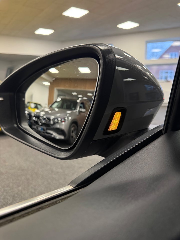 Audi Q4 e-tron 50 S-line quattro 5d