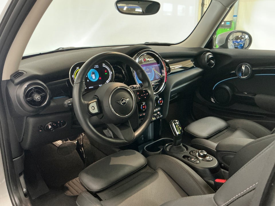 MINI Cooper SE Classic Trim 3d