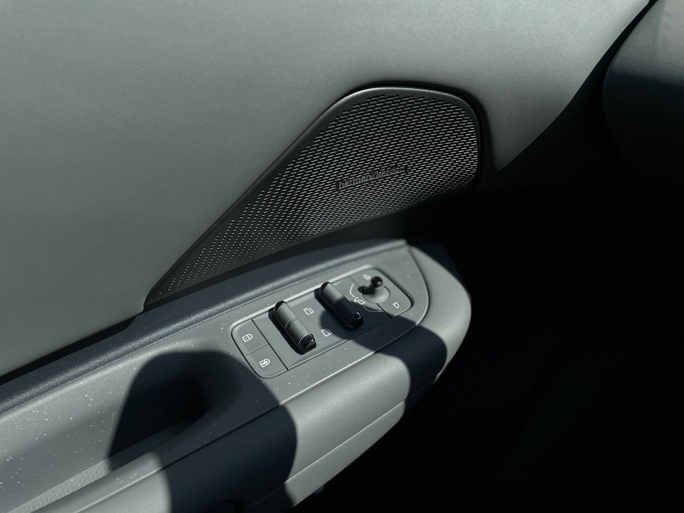 Lynk & Co 02 More 5d