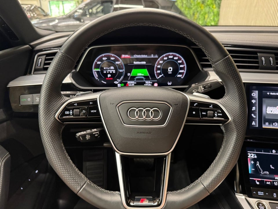 Audi e-tron 55 S-line Sportback quattro 5d