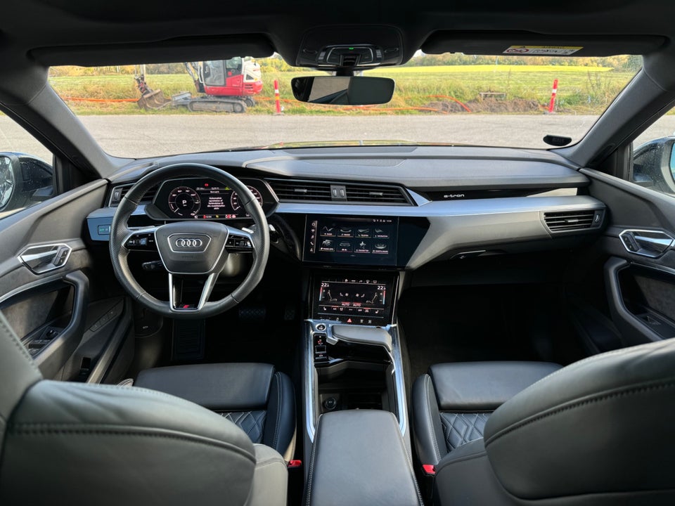 Audi e-tron 55 S-line Sportback quattro 5d