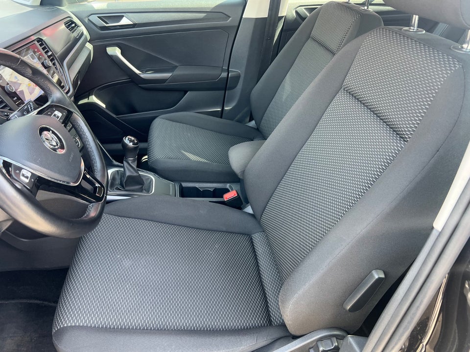 VW T-Roc 1,6 TDi 115 Style 5d