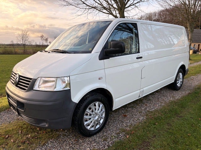 VW Transporter 2,5 TDi 130 Kassevogn lang 4d