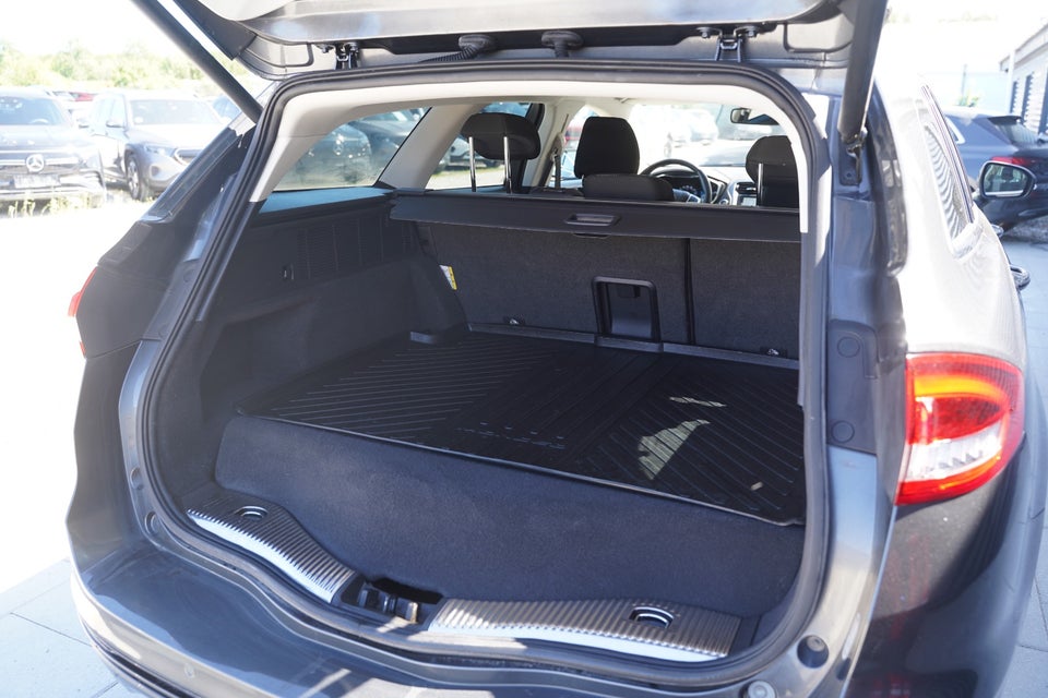 Ford Mondeo 2,0 HEV Titanium stc. CVT 5d