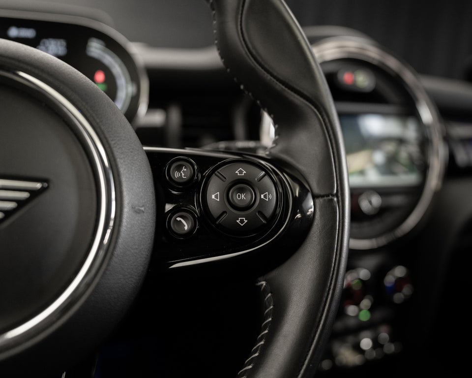 MINI Cooper SE Maximise 3d