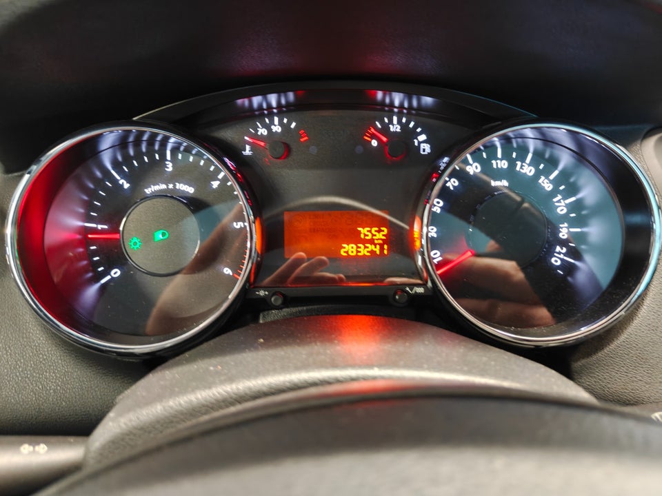 Peugeot 5008 1,6 HDi 109 Premium 7prs 5d