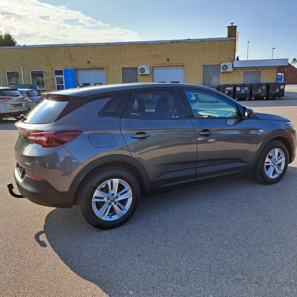 Opel Grandland X 1,2 T 130 Enjoy 5d