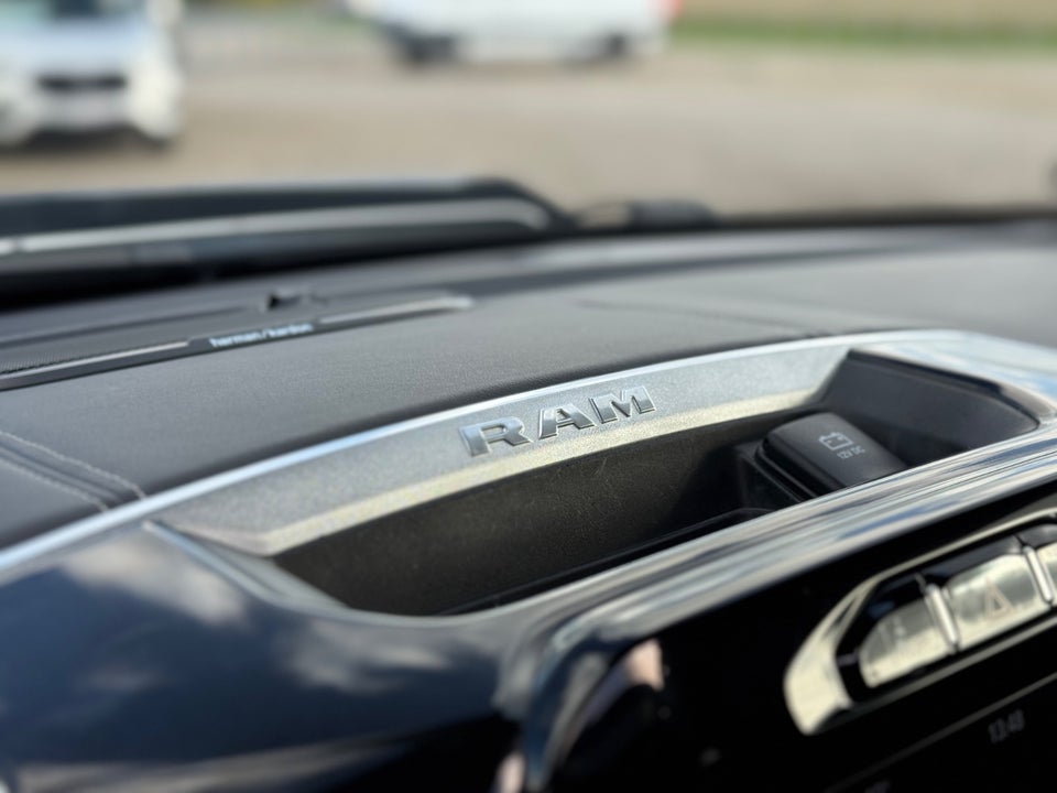 Dodge RAM 1500 5,7 V8 Laramie Crew Cab aut. 4x4 4d
