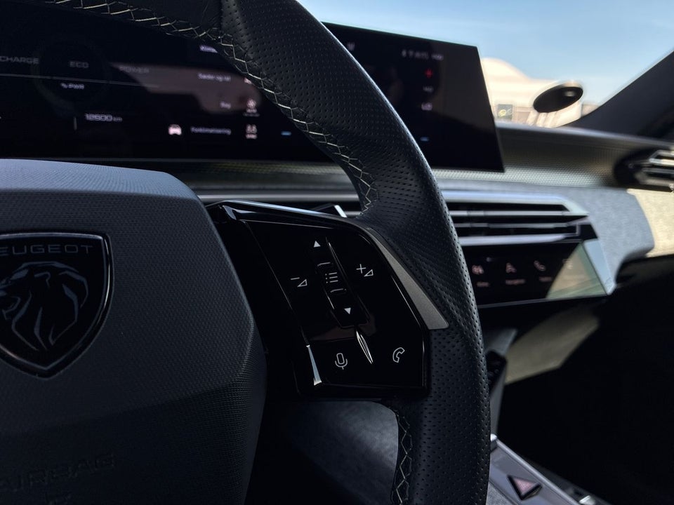 Peugeot e-5008 77 GT Pack 7prs 5d