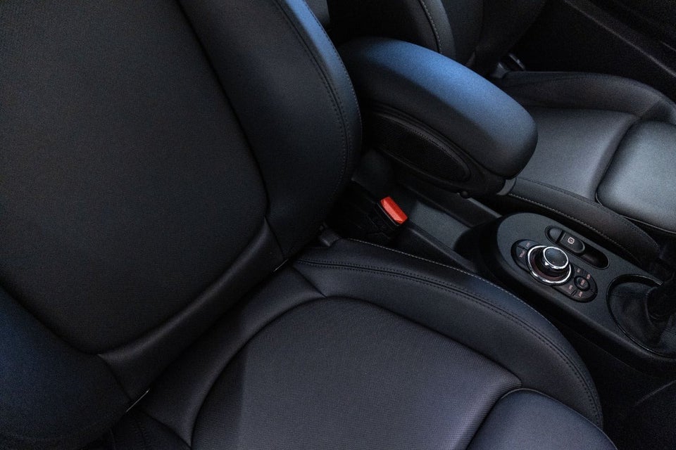 MINI Cooper SE Camden Edition 3d