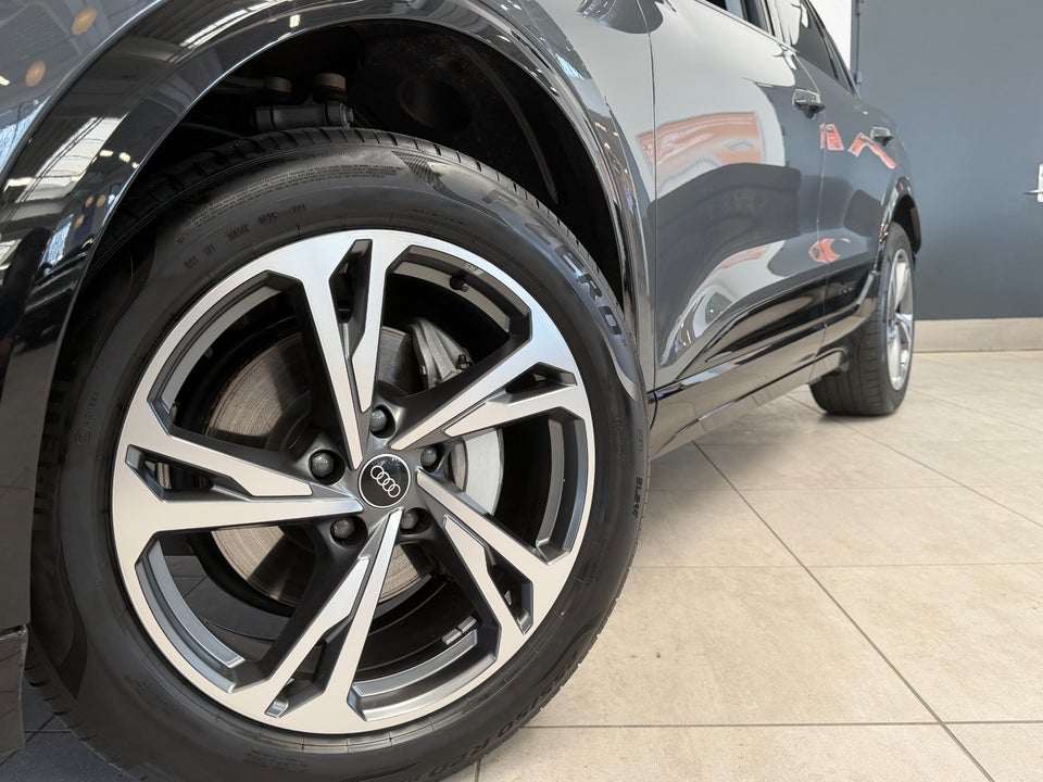 Audi Q6 e-tron Progress 5d