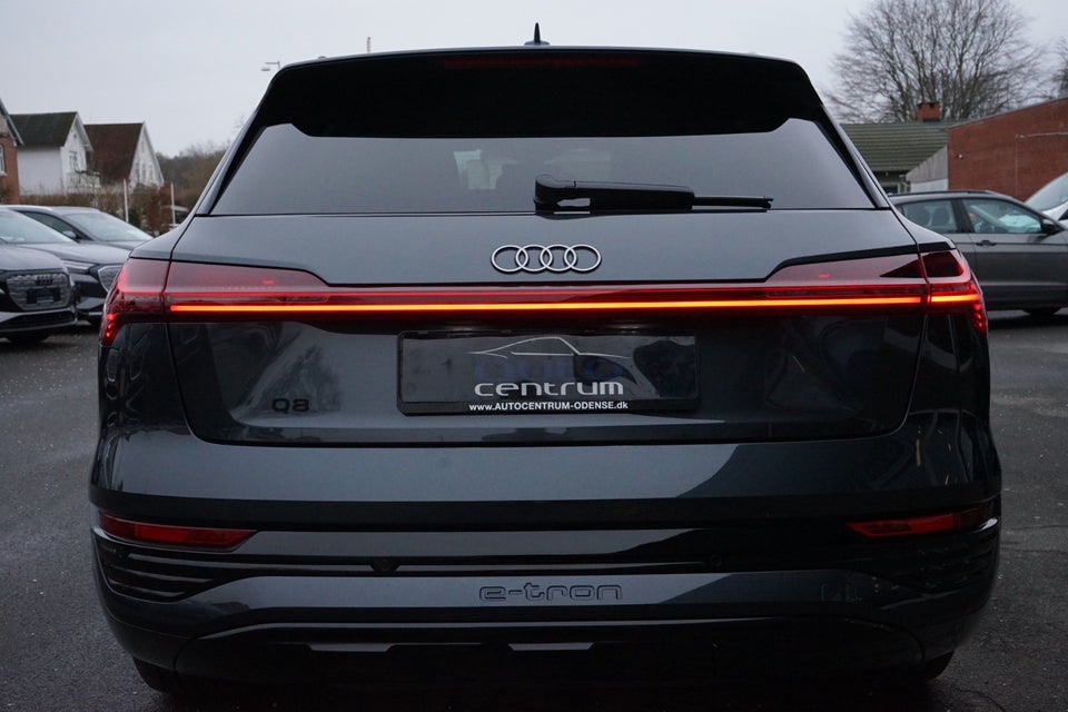 Audi Q8 e-tron 55 Advanced quattro 5d