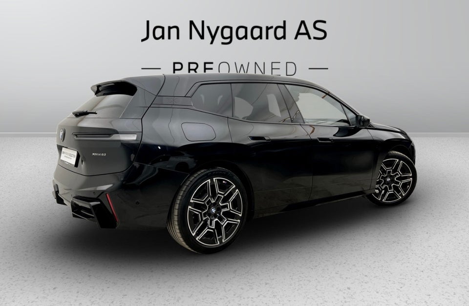 BMW iX xDrive60 Fully Charged 5d