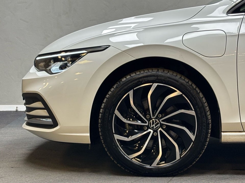 VW Golf VIII 1,4 eHybrid DSG 5d