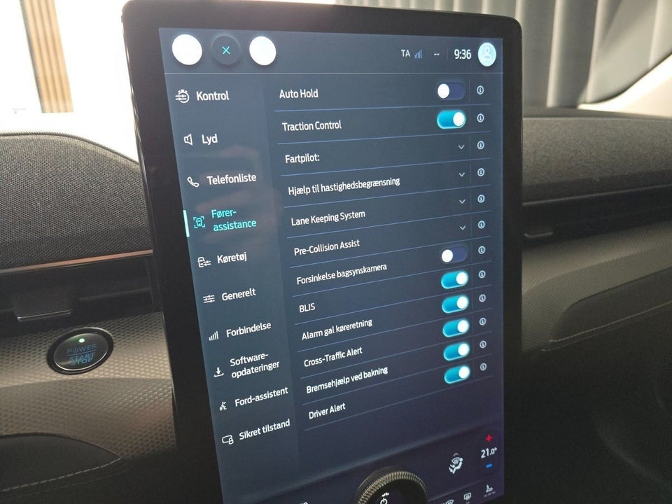 Ford Mustang Mach-E 68 Standard Range 5d