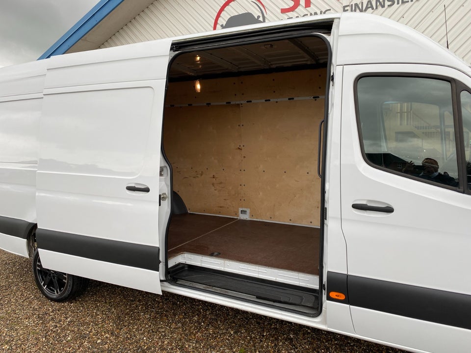 Mercedes Sprinter 319 3,0 CDi A3 Kassevogn aut. RWD