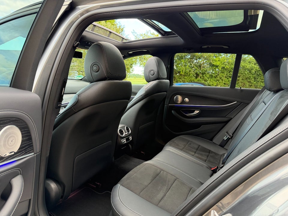 Mercedes E300 de 2,0 AMG Line stc. aut. 4Matic 5d