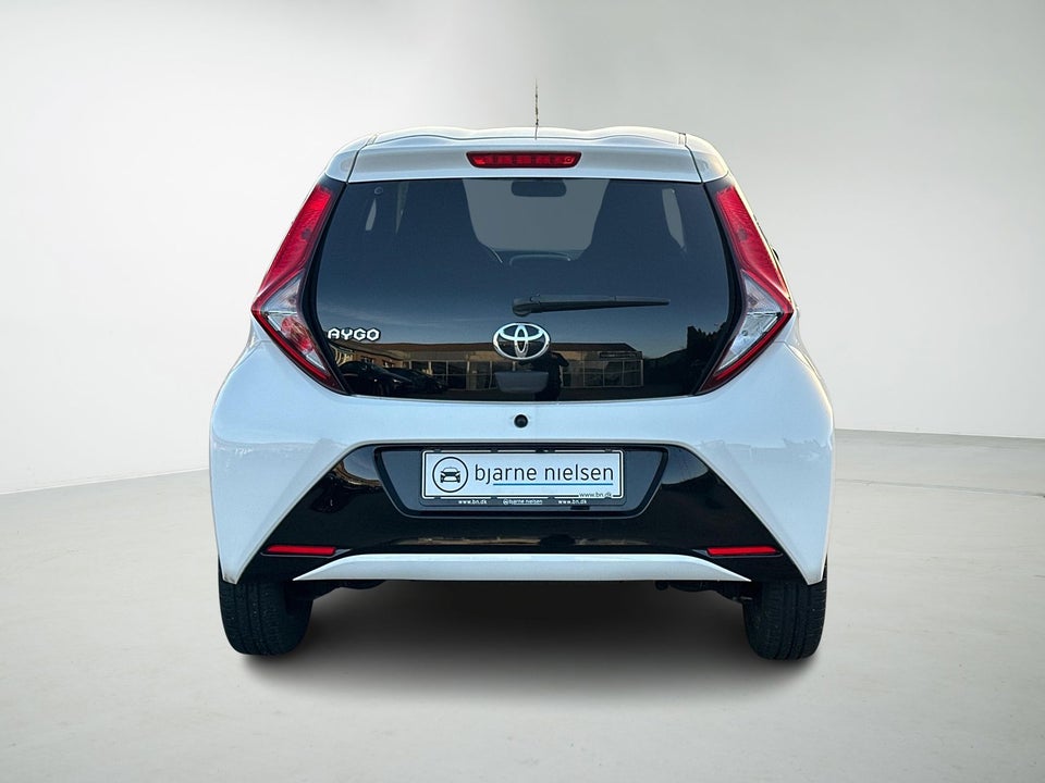 Toyota Aygo 1,0 VVT-i x-press 5d