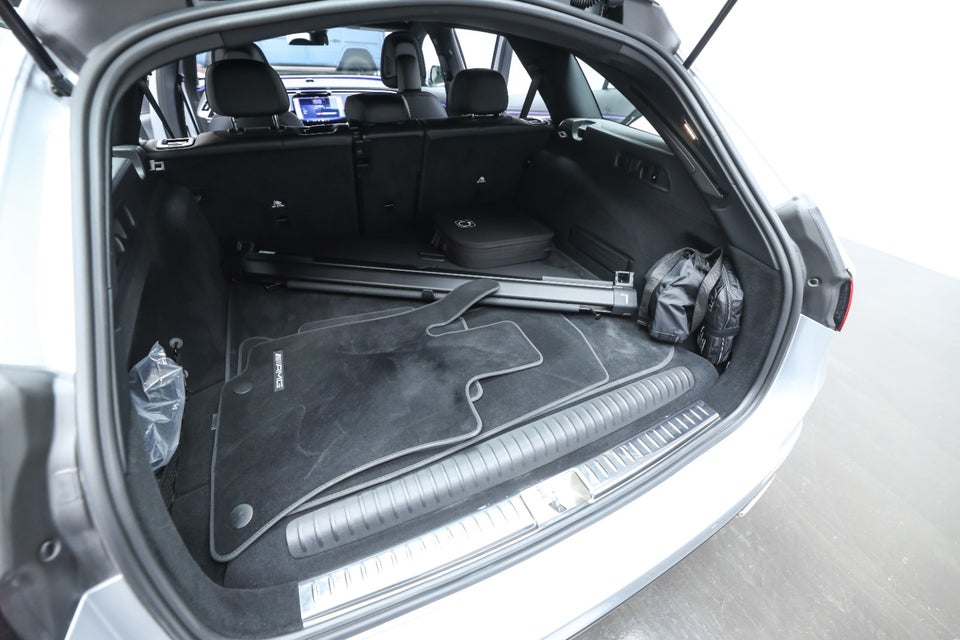 Mercedes E300 e 2,0 AMG Line stc. aut. 5d