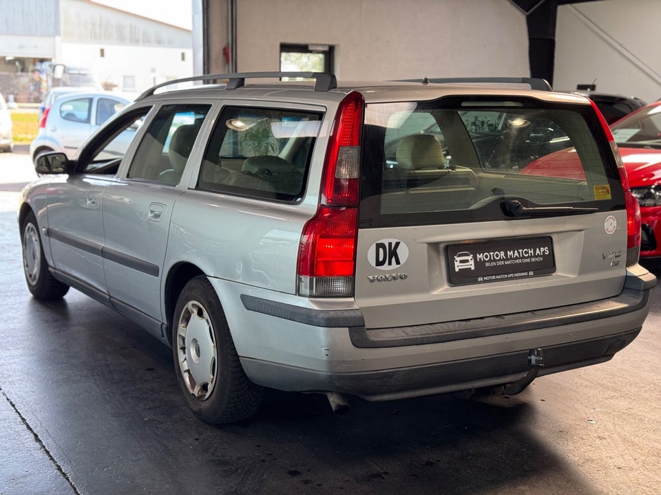 Volvo V70 2,4 D5 163 Momentum aut. 5d