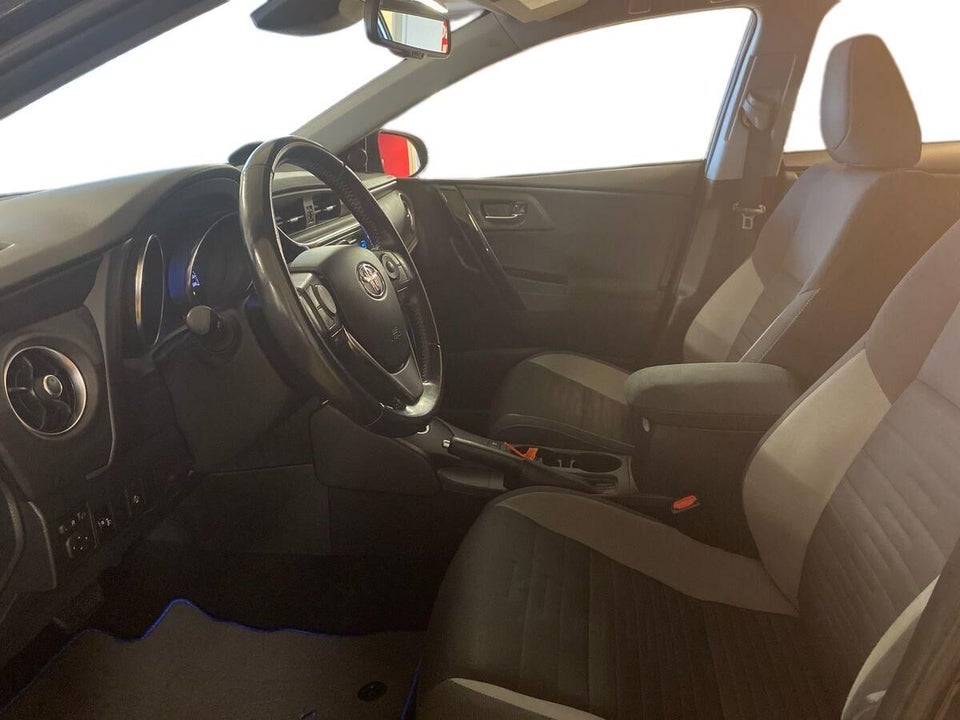 Toyota Auris 1,8 Hybrid H2 Comfort CVT 5d