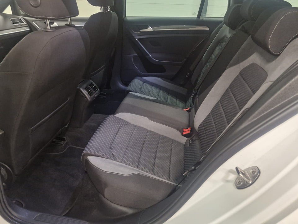 VW Golf VII 1,5 TSi 150 R-line Variant DSG 5d