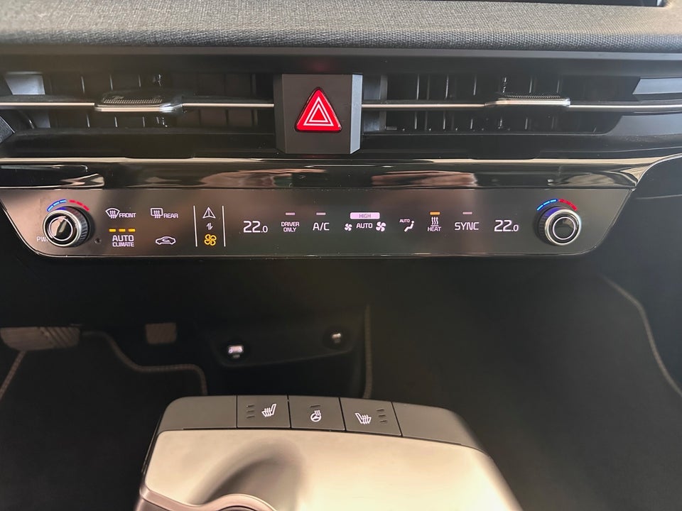 Kia EV6 58 Standard Range Upgrade 5d