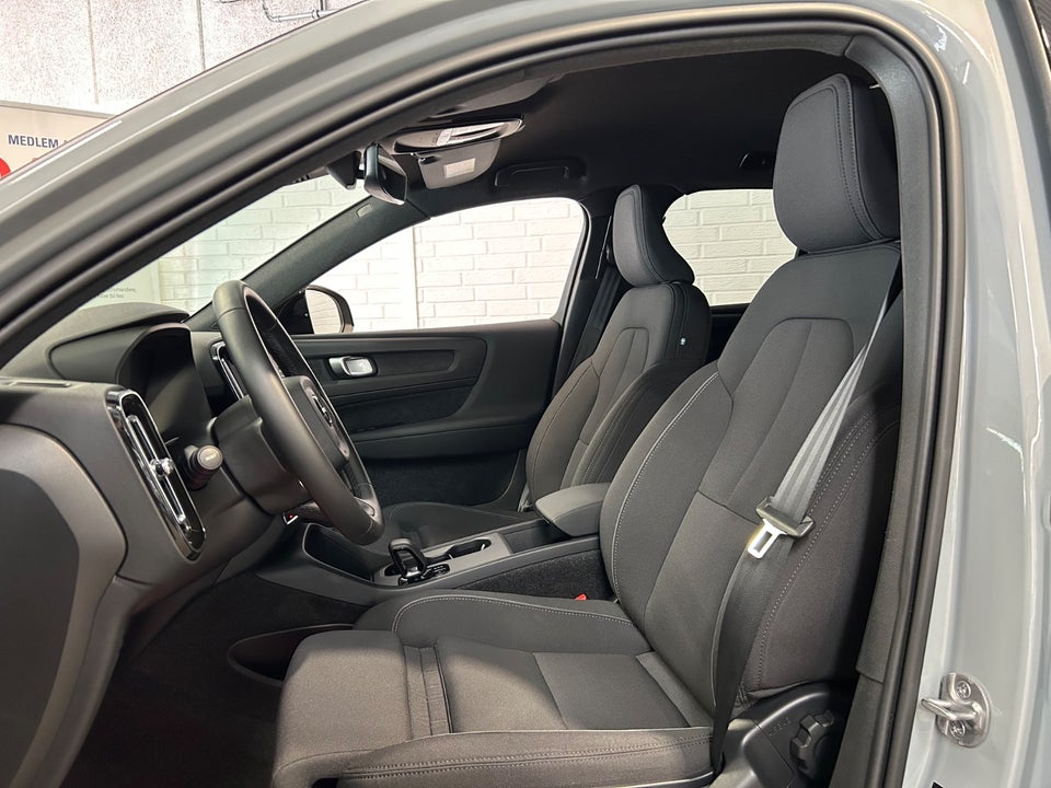 Volvo EX40 Extended Range Plus 5d