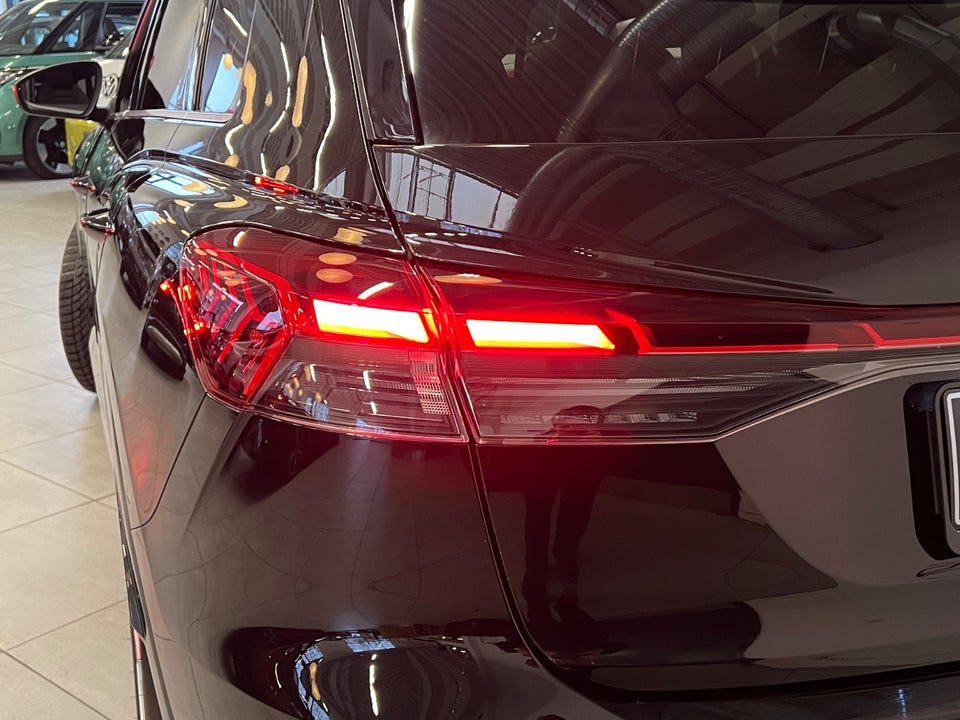 Audi Q4 e-tron 45 S-line 5d