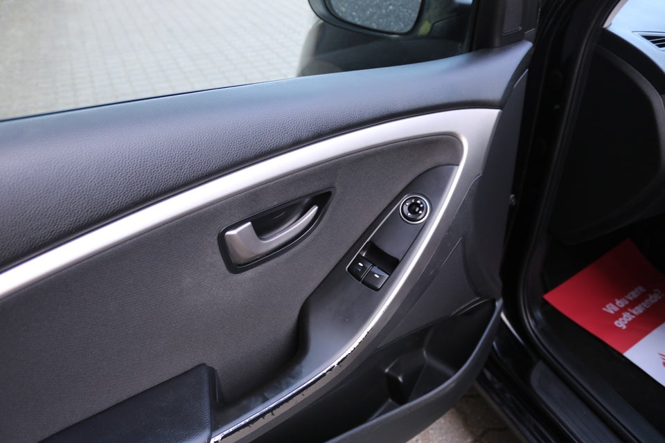 Hyundai i30 1,6 GDi XTR CW Eco 5d