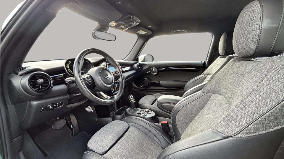 MINI Cooper SE Classic Trim 3d