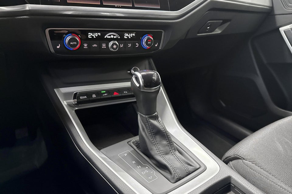 Audi Q3 45 TFSi e Attitude plus S-tr. 5d