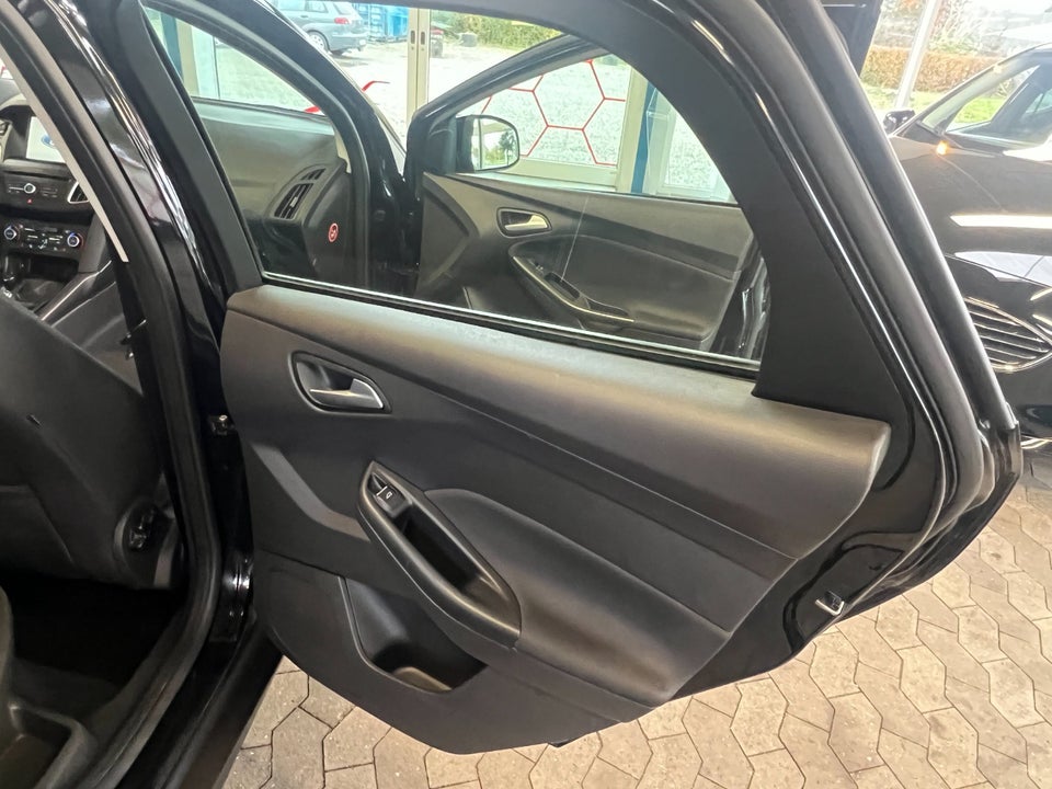 Ford Focus 1,0 SCTi 125 Business stc. 5d