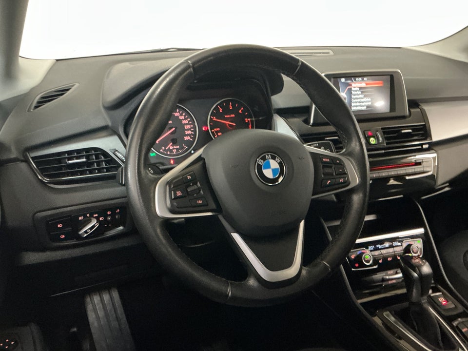 BMW 220d 2,0 Active Tourer Advantage aut. 5d