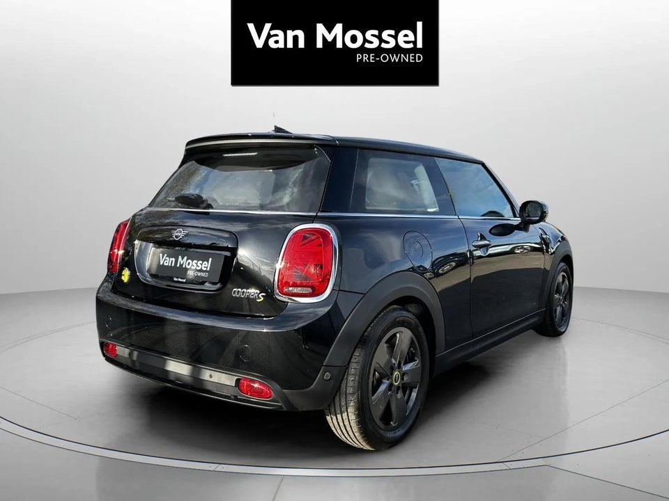 MINI Cooper SE Essential 3d