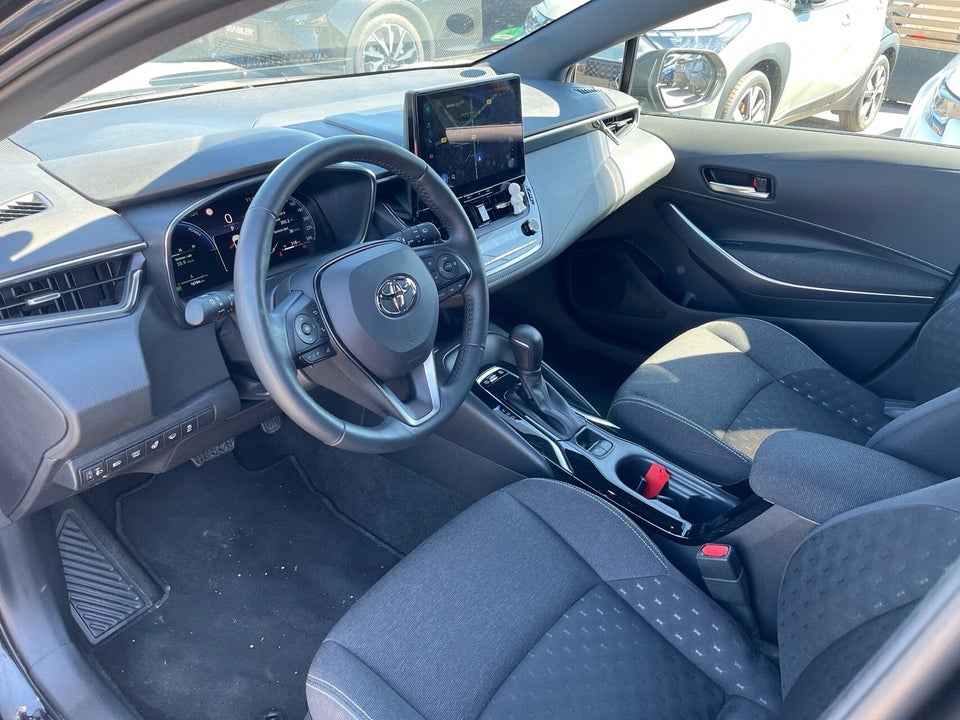 Toyota Corolla 1,8 Hybrid Active Touring Sports e-CVT 5d