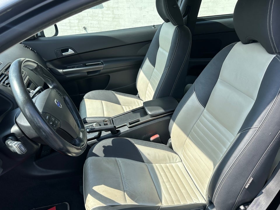 Volvo C30 2,0 D4 177 aut. 3d