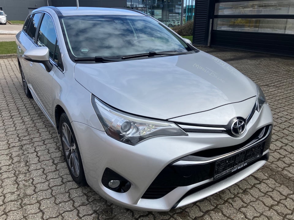 Toyota Avensis 1,6 D-4D T2 Touring Sports 5d