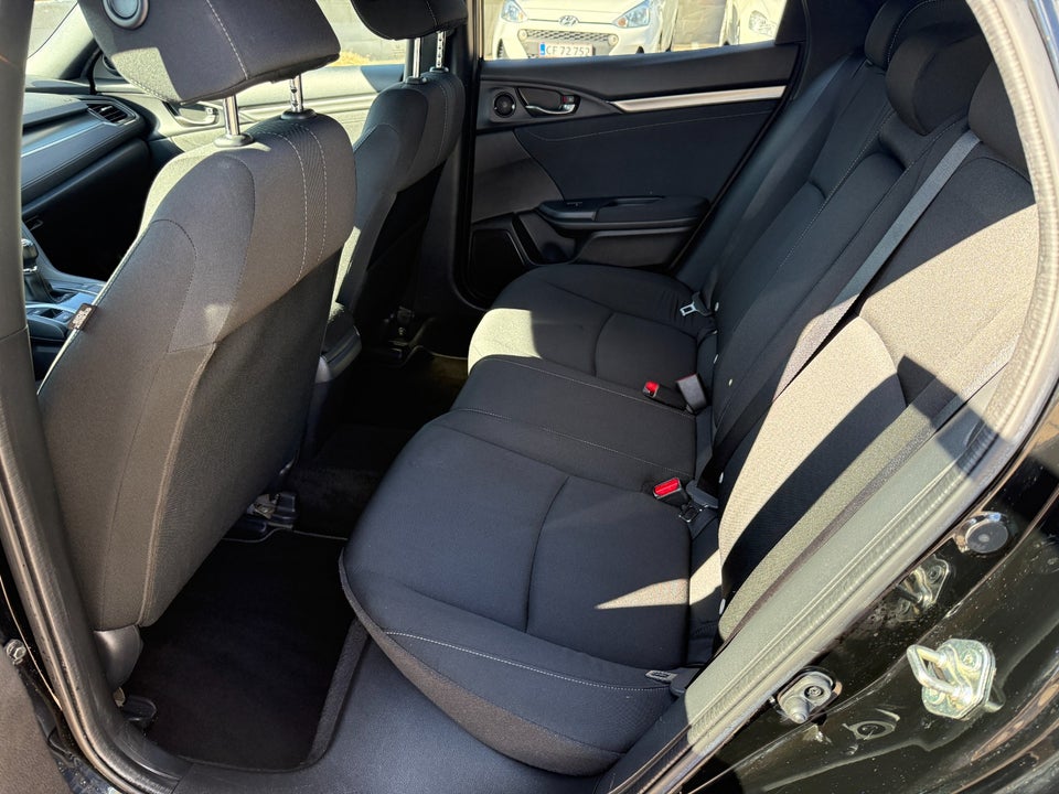 Honda Civic 1,0 VTEC Turbo Elegance 5d