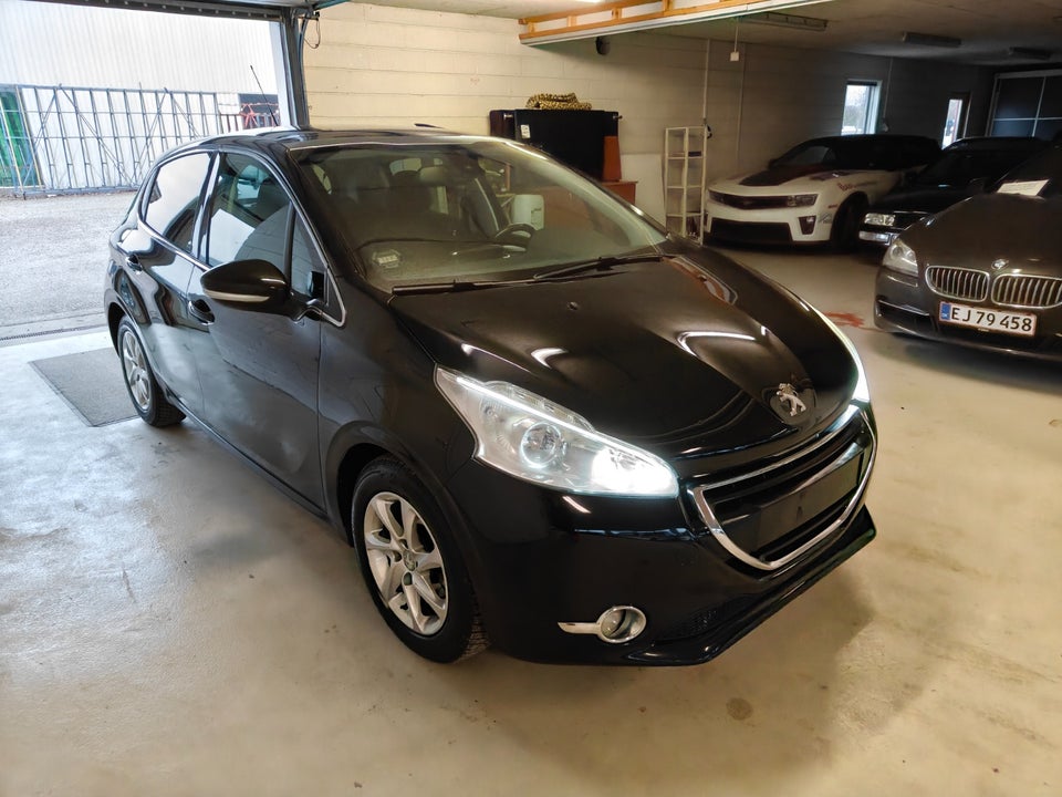 Peugeot 208 1,2 VTi Allure 5d